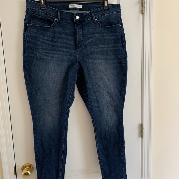 Levi jeans. - Picture 1 of 5